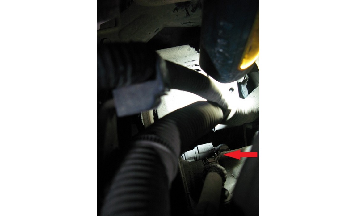 Как подключить осциллограф-Выходное напряжение-Suzuki-SX4 2006 - 2014 : Image 2
