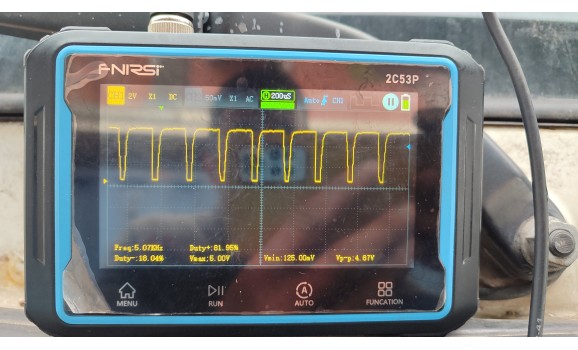 Эталон-Выходное напряжение-Mercedes-Sprinter W906 2006–2018 : Image 1