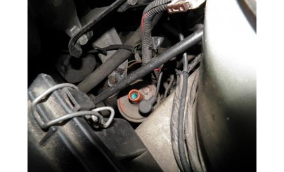 Ignition coil broken inside wire - Secondary voltage (Cx pickup clip) - Ford - Scorpio 1985–1994 : Image 1