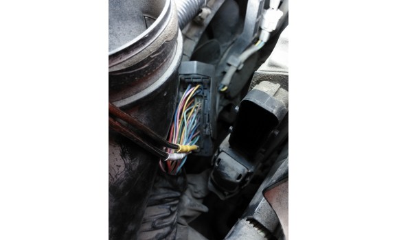 Как подключить осциллограф - Сигнал ДПКВ + ДПРВ - Nissan - X-Trail 2007-2013 : Image 1